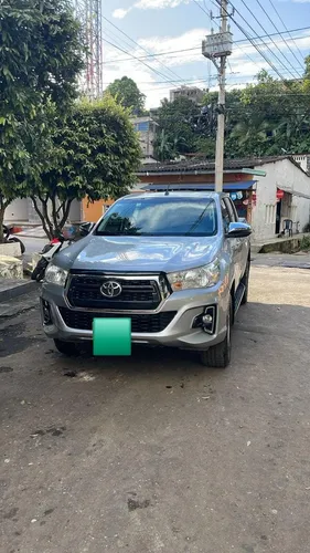 Hylux, Plata Metálico, 4x4, Motor Diesel 2.4, Mecánica