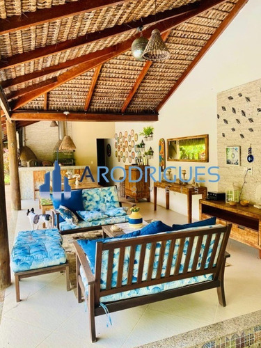 Imagem 8 de 30 de Belíssima Casa À Venda Em Ilhéus Com 2 Pavimentos, Sendo 3/4 Todas Suítes Com Acesso Exclusivo A Praia Renascer! - Ca00579