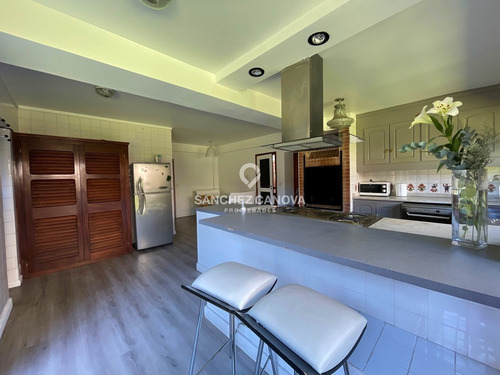 Imagen 3 de 14 de Casa Chalet En Venta Ubicado En Centro De Bariloche, Bariloche, Patagonia