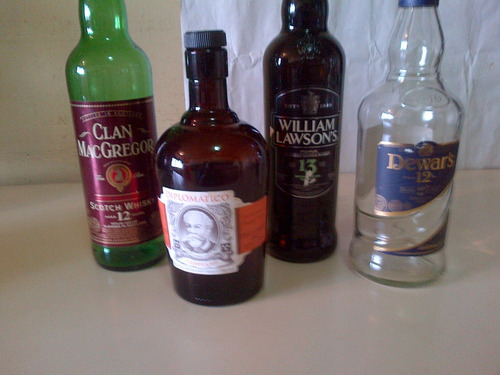 Imagen 10 de 10 de Botellas Vacias: Decoracion Y Coleccion. Originales.