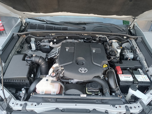 Toyota Hilux 2.8 D-4D TURBO DIESEL CD SRV 4X4 AUTOMÁTICO