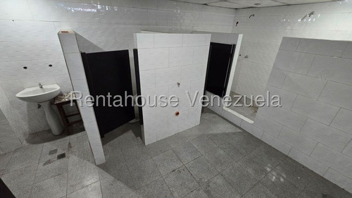 Galpón En Venta Urb. Catia, Caracas. 25-24198 Yf