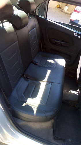 Imagem 14 de 14 de Volkswagen Voyage 1.6 Msi Highline Total Flex I-motion 4p