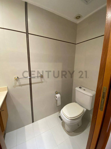 Departamento En Venta 3 Dormitorios Con Cochera En La Plata Ubicado En Calle 14 Entre 44 Y 45, A