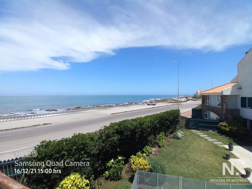 Vende Casa En Excelente Estado, Reciclada. De 6 Dormitorios En Peninsula. Punta Del Este