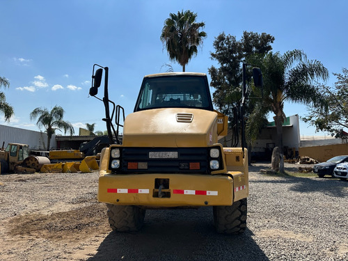 Camión Articulado Caterpillar 730