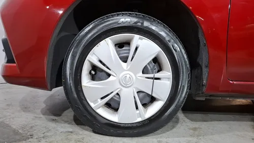 Nissan March 1.6 Sense