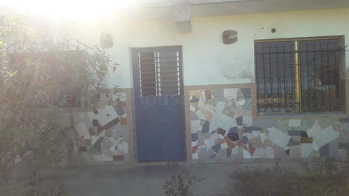 Imagen 12 de 14 de Casa Residencial Cercana A Juangriego Isla De Margarita 22-15776