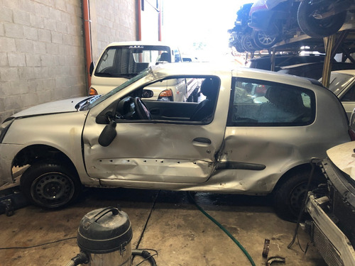 Chocado Renault Clio 1.2 2012 Listo Para Transferir