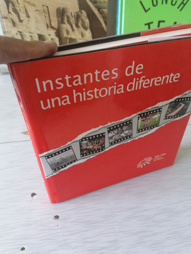 Instantes De Una Historia Diferente