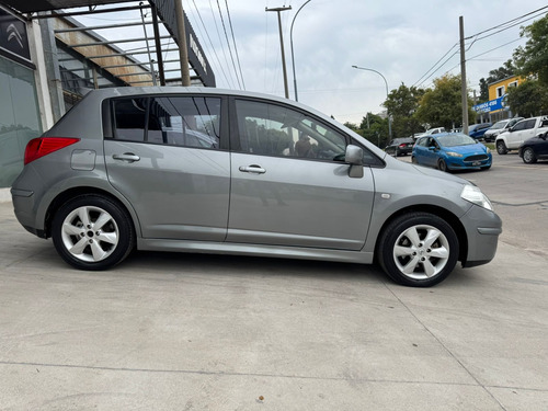 Nissan Tiida 1.8 Acenta