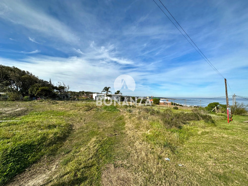 Terreno En Venta En Punta Colorada A 500 Metros De La Playa. Piriápolis. 600 Metros² De Superficie.
