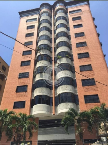 Penthouse Duplex En Venta De Oportunidad Urb. Calicanto. 002jsc