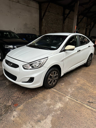 Imagen 2 de 11 de Hyundai Accent