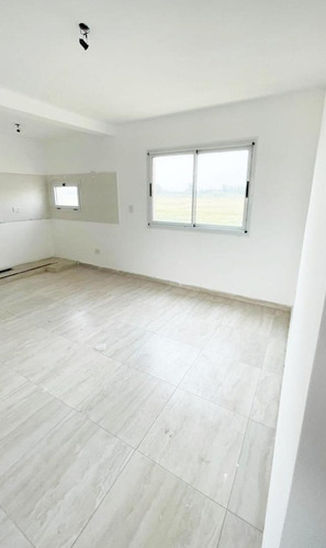 Imagen 5 de 11 de Venta Departamento Tres Amb En Casuarinas De Canning Premium