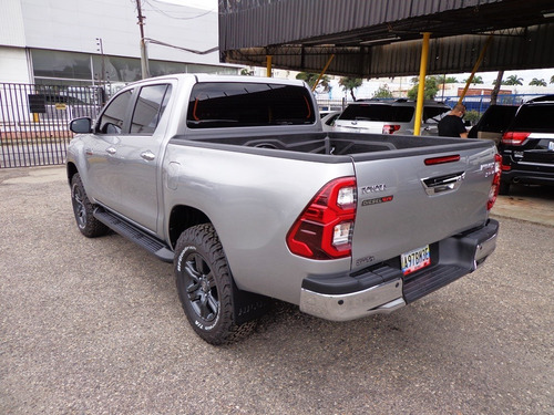 Imagen 4 de 10 de Toyota Hilux Diesel 2021 4x4 Automático