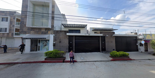 Casa En Venta De Dos Niveles, Ubicada En La Colonia La Gloria, Tuxtla Gutierrez
