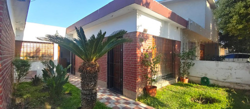 Vendo Casa 4 Dorm. Haedo 1500, Barrio Avenida. Córdoba