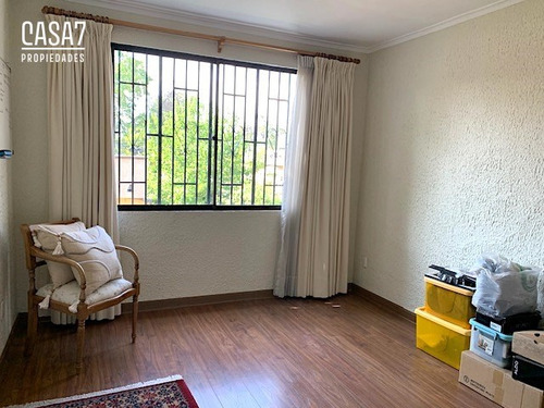 Casa En Venta De 5 Dorm. En Providencia