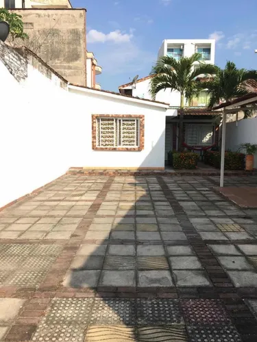Habitación Amoblada Con Servicios Incluidos . Patqueadero