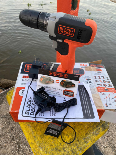Taladro Atornillador 20v Black And Decker (Usado)