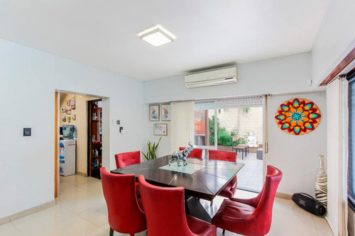 Venta Casa 5 Ambientes Cochera Y Patio - Liniers - Apto Credito