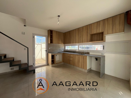 Lomas De Manantiales Duplex 3 Dormitorios 3 Baños A Estrenar