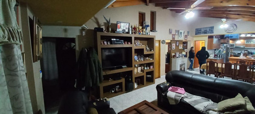 Casa Venta - 4 Dormitorios 3 Baños - 459mts2 Totales - Berisso