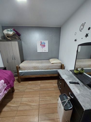A Estrenar Habitaciones, Dormitorios, (femenino)
