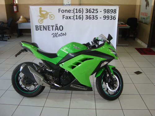 Imagem 1 de 10 de Kawasaki Ninja 300 R Verde 2013