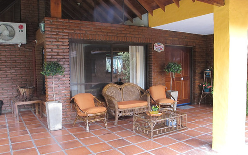 Excelente Casaquinta En Una Planta - En Venta