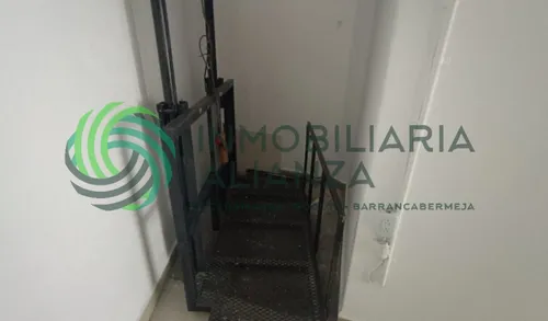 Local En Arriendo En Mejoras Publicas. Cod A10014