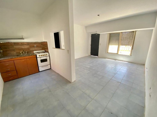 Imagen 4 de 11 de Oportunidad Casa Con Patio Y Garage