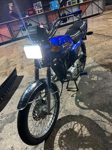 Suzuki Ax100 Como Nueva! Varios Extras