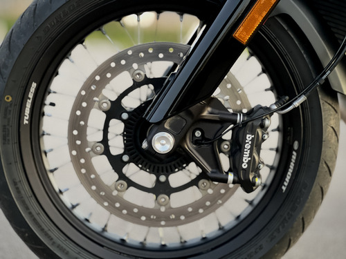 Husqvarna Svartpilen 701