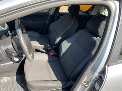 Imagen 8 de 15 de Peugeot 207 1.4 Premium Mec 2012