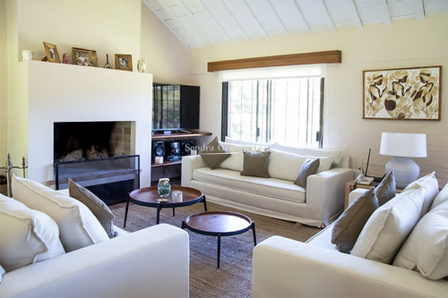 Gran Casa En Venta Zona Cantegril- Ref: 1297