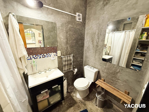 Casa En Venta - 3 Dormitorios 3 Baños - 2.100mts2 - Villa Elisa