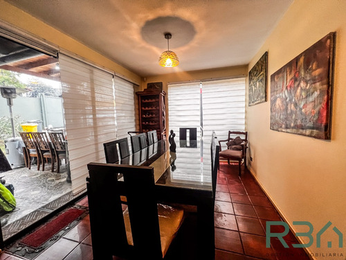 Gran Comodidad Y Ubicación, 4d+3b+servicios+piscina.