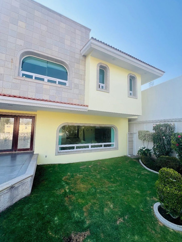 Lago De Guadalupe Vendo Señora Residencia Con Acceso Controlado