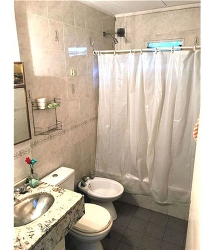 Imagen 10 de 25 de Dos Casas Multifamiliar La Tablada Bolivar Al 4500