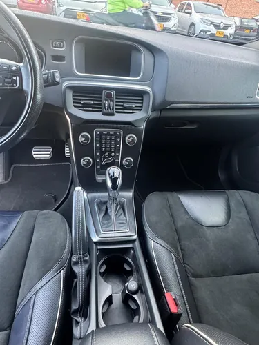 Volvo V40 2.0 T4 Drive-e R-design