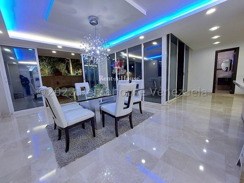 Imagen 18 de 30 de Casa_en_venta_en_caracas_en_alto-hatillo_rah-22-27014 Orlando Figueira 04125535289/04242942992