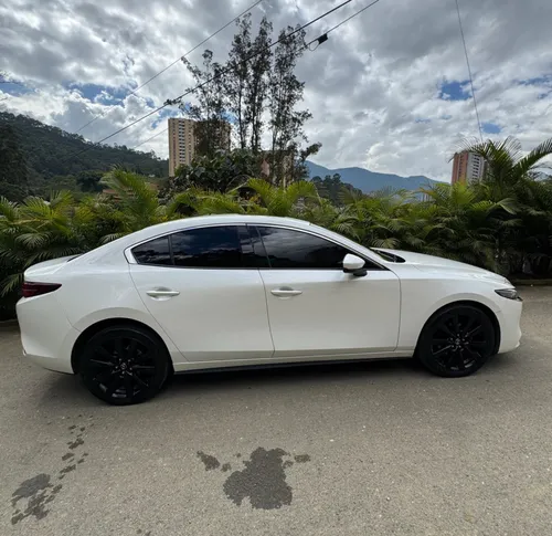 Mazda 3 Grand touring 2.5