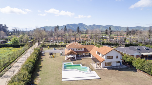 Moderna Casa Chilena En Camino Loreto