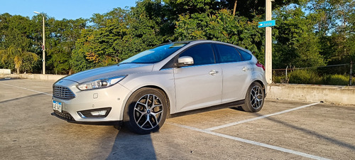 Ford Focus Titanium 2.0 Hatchback