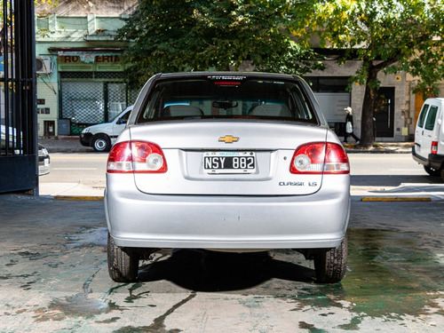 Imagen 12 de 15 de Chevrolet Classic Ls Aa+dir