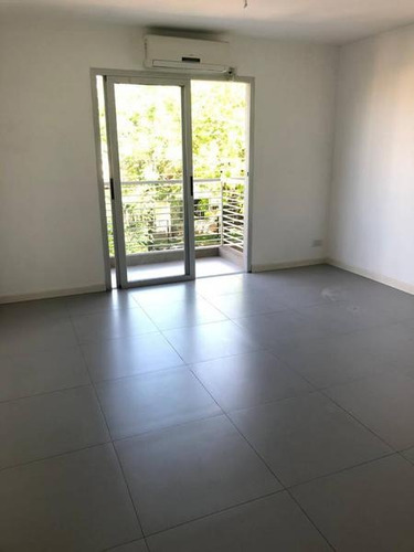 Imagen 14 de 16 de Departamento 2 Ambientes En Venta - Con Balcon - Castelar Centro - Proximo Estacion - Permuta