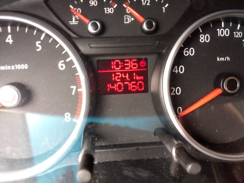 Imagem 11 de 15 de Volkswagen Voyage 2013 1.6 Vht Comfortline Total Flex 4p