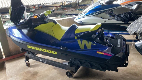 Jet Ski Seadoo Wake 170